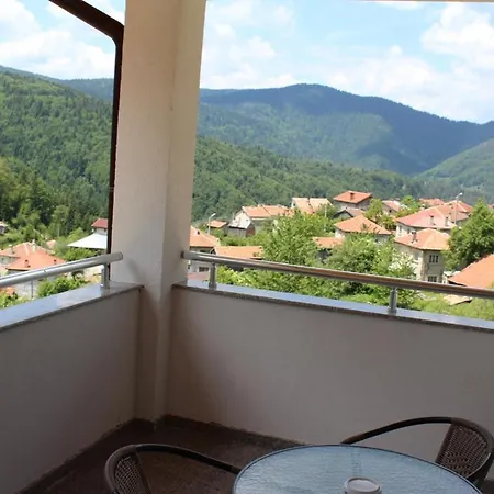 Манастирска Стряха Guest house *